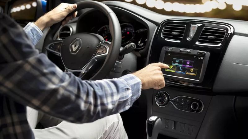 imagen interior renault logan